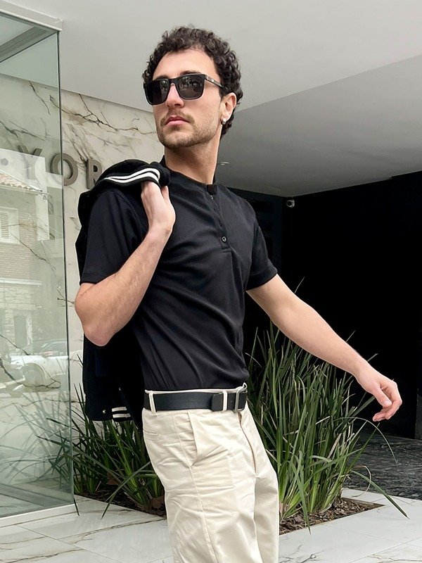 Producto - Remera Henley Slim Fit Negra - 0