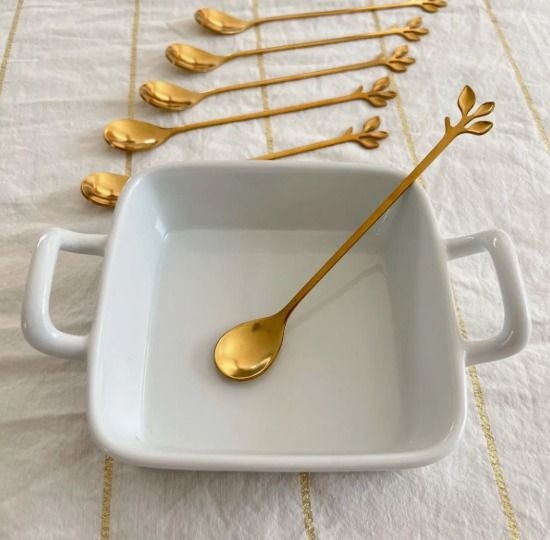 Producto - Cuchara de metal dorada larga