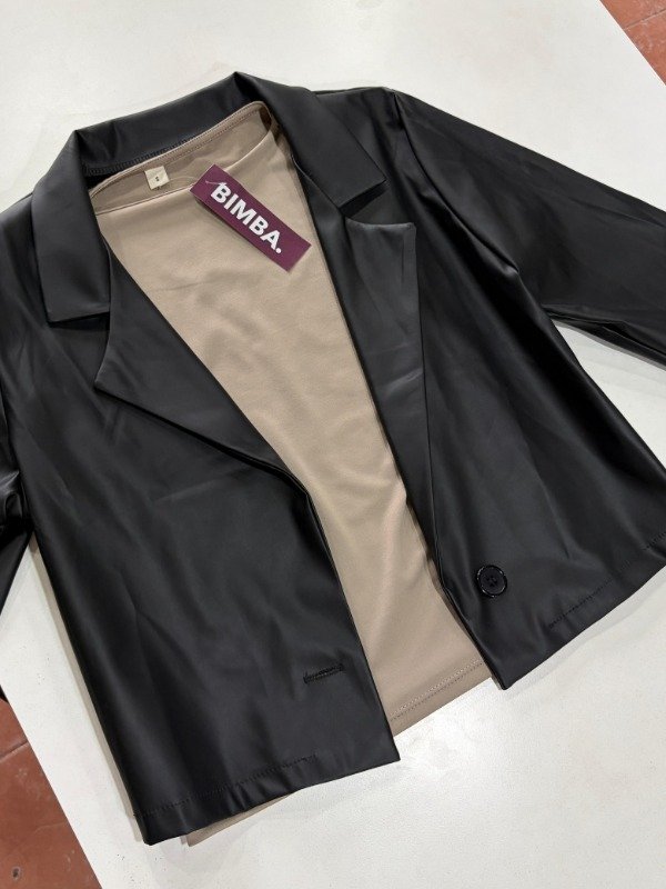 Producto - Blazer cuerina boton