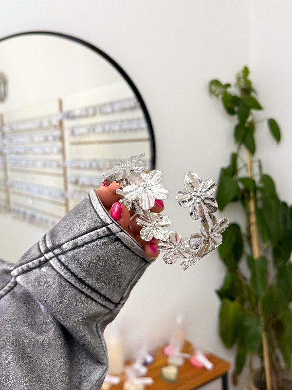 Producto - Brazalete flores plateado - 0