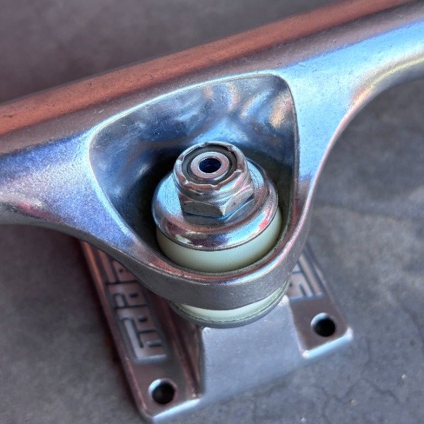 Producto - TRUCKS SLAPPY Hollow Polished 8.25