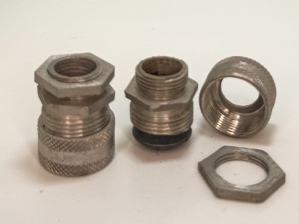 Producto - Prensacable de 1" y 1/4 de aluminio