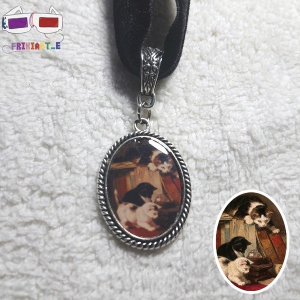 Producto - Choker Gatitos viendo su presa