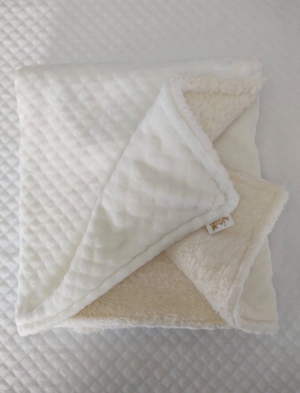 Producto - Polar labrado blanco