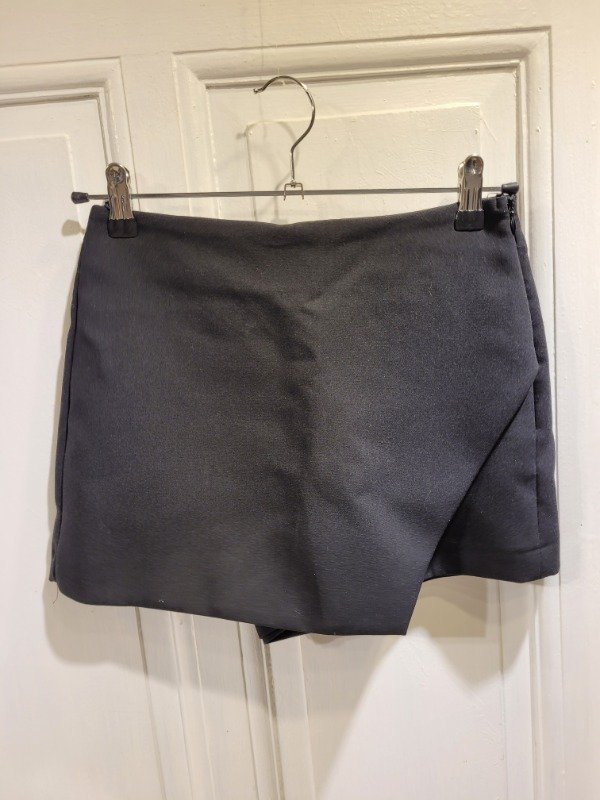 Producto - Short falda ZARA negro Talle 26 - PRECIO: 49X