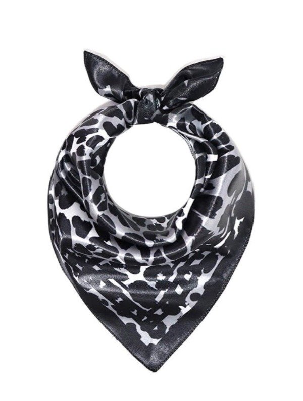 Producto - Pañuelo de razo 50cmx50cm Animal print