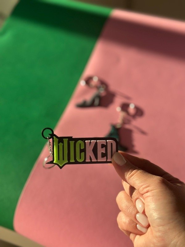 Producto - Llavero edición Wicked inspiración