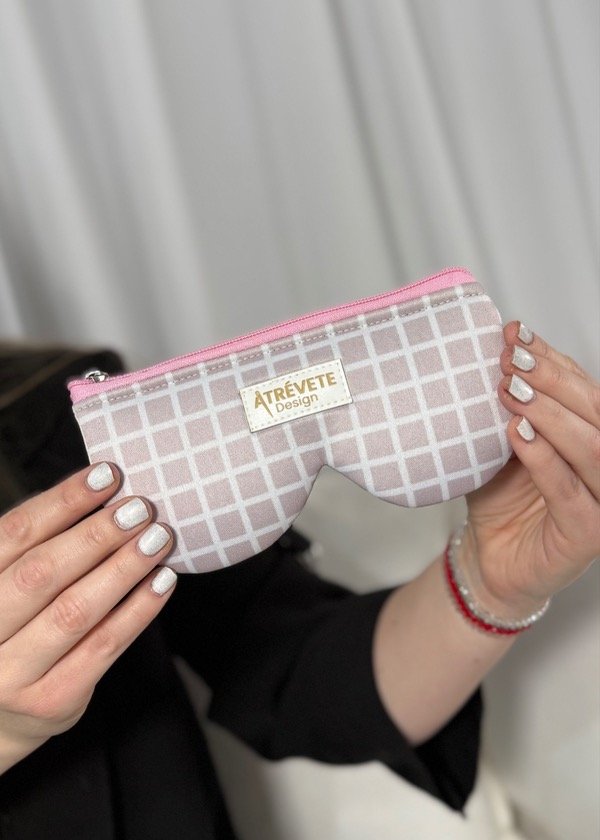 Producto - Porta lentes Emilia - Cuadrille rosita claro