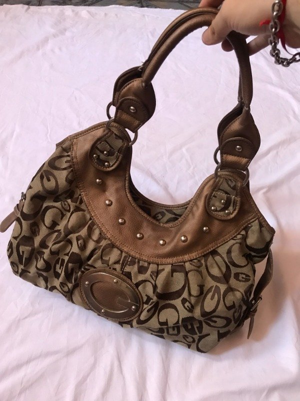 Producto - Vintage Guess monogram hobo bag.