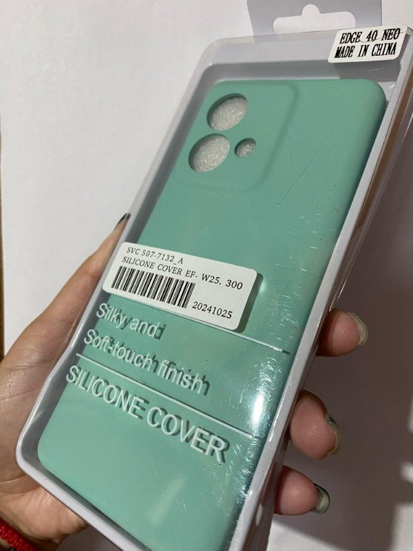 Producto - Edge 40 neo case verde agua