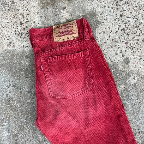 Producto - Pantalon de corderoy rojo - Levis 575 T25