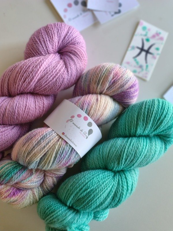 Producto - Box Piscis- Entre dos aguas. Lana criolla, Sport x 3.