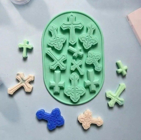 Producto - Molde cruces profundas chocolate yeso aplique
