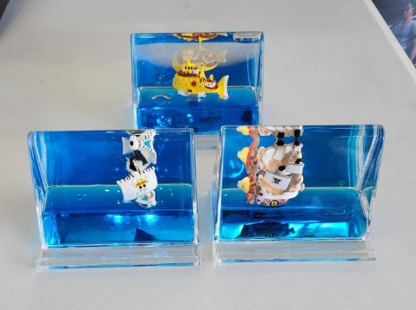Producto - Barcos One Piece insumergibles, función apoyacelular (ingrese para elegir)