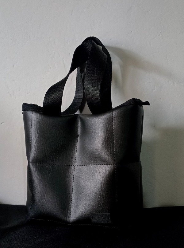 Producto - Mini bag ecocuero + correa (20 x 20)