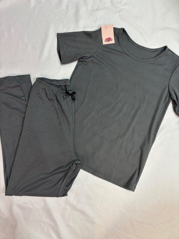 Producto - PIJAMA SOFI M. CORTAS GRIS C/MOÑO - 1
