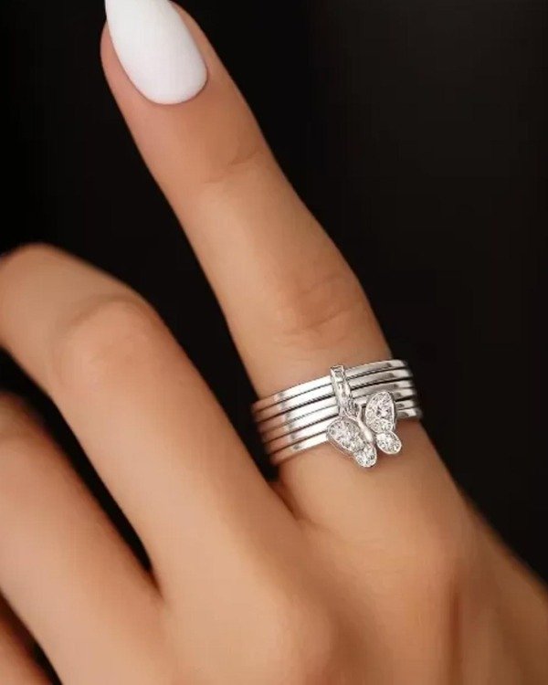 Producto - Anillo de Plata 925 - Multiples anillos con dijes de Mariposa o Cruz
