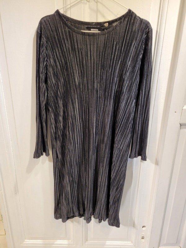 Producto - Vestido BERCIA negro plisado Talle M - PRECIO: 56X - 0