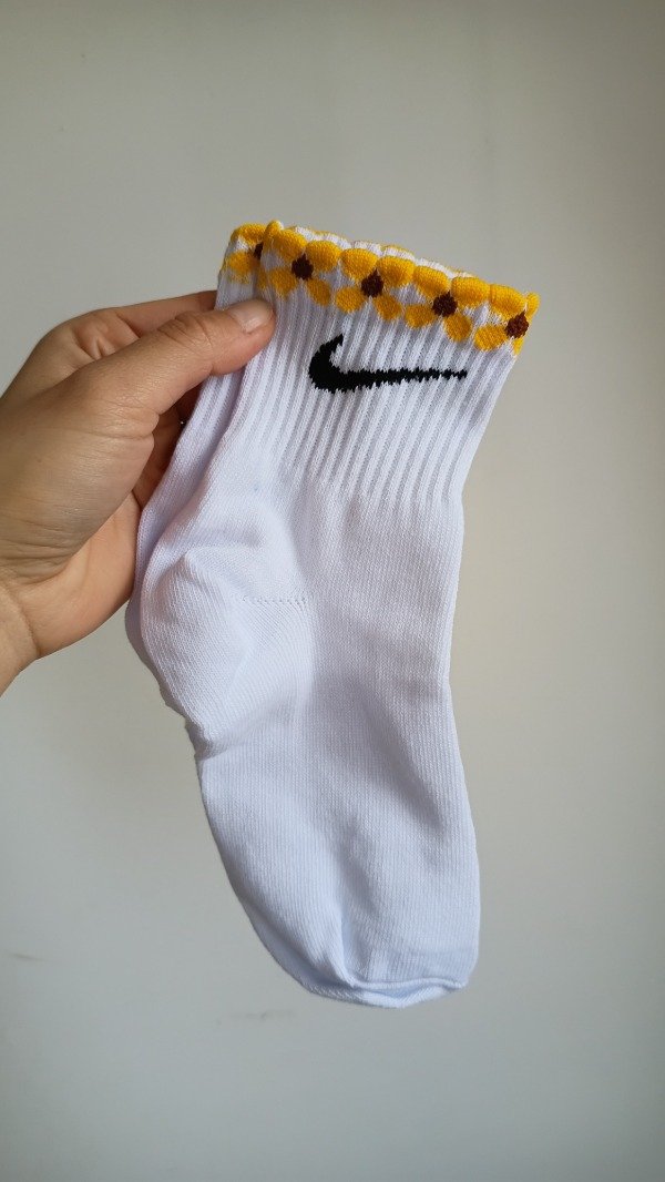 Producto - Soquetes 1/4 Nike florcitas pipa negra