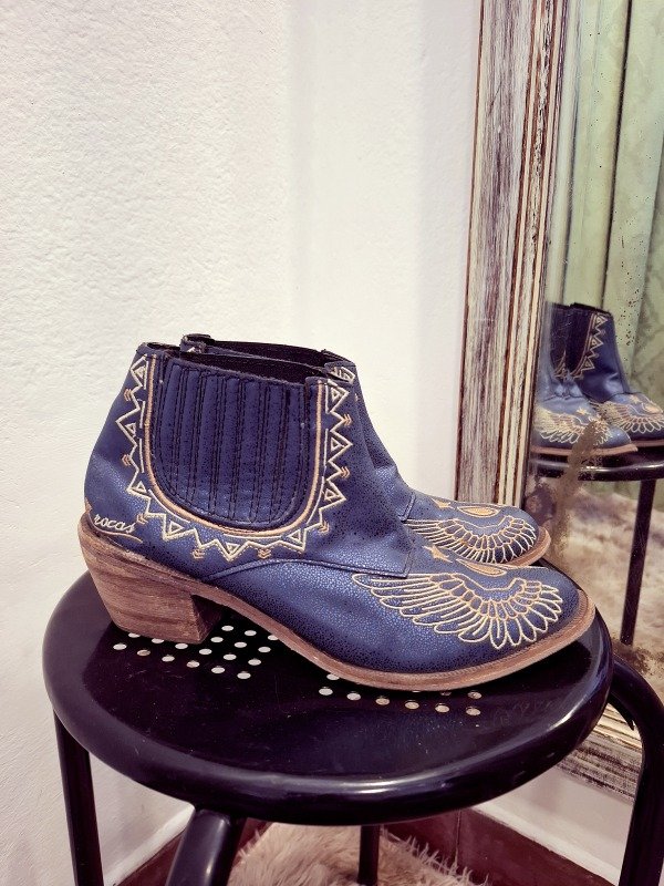 Producto - Botas texanas bordadas
