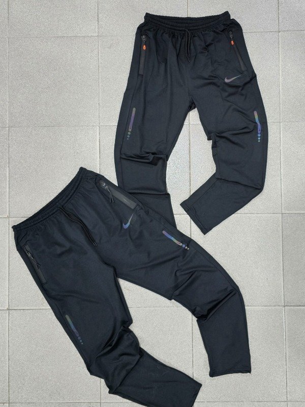 Producto - Pantalón Nike Térmico Negro