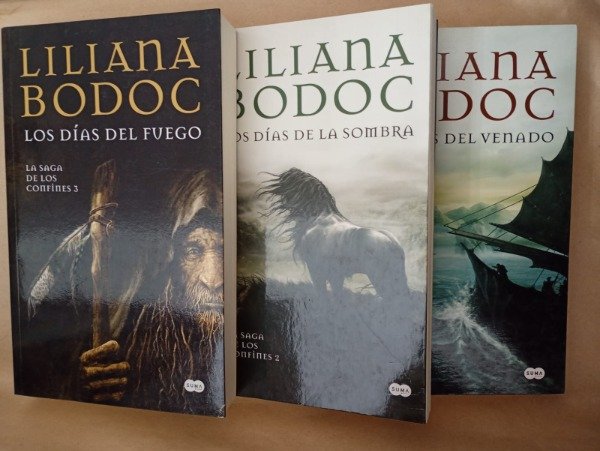 Producto - La saga de los confines - Liliana Bodoc - Suma de Letras 2015 3 vols