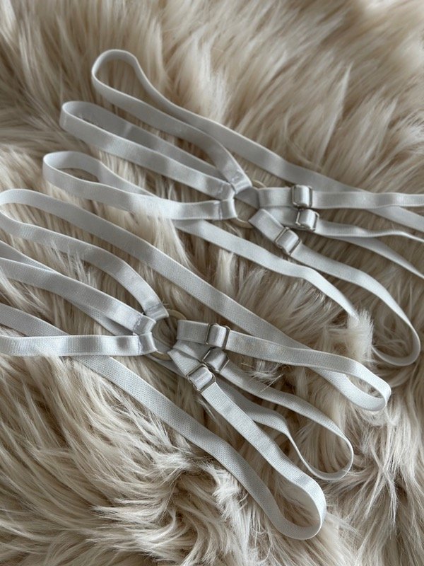 Producto - ARAÑITA DE PIERNAS CON ELÁSTICO REGULABLE BLANCO