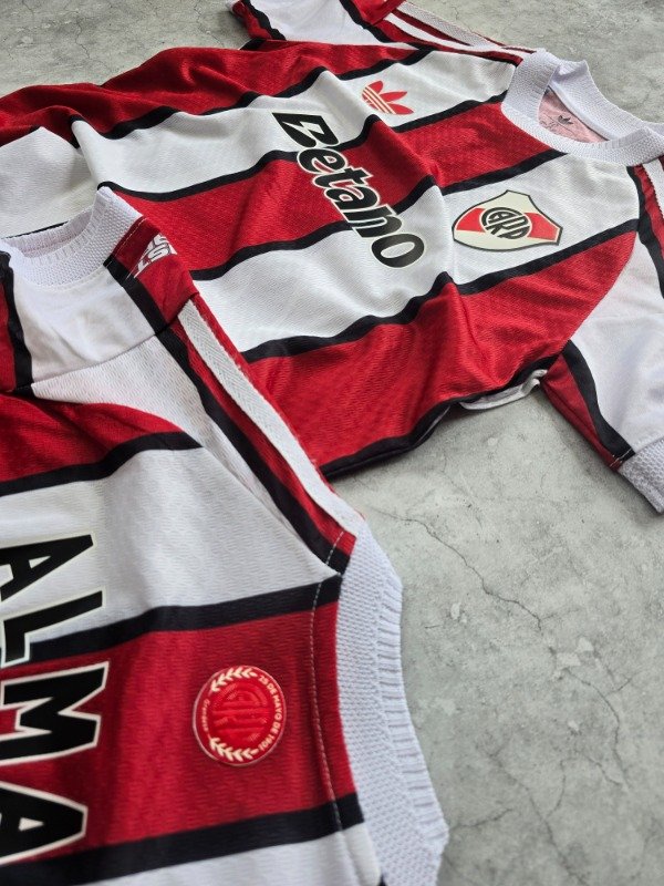 Producto - Camiseta River Plate Alternativa Almada Niño PREMIUM - 6
