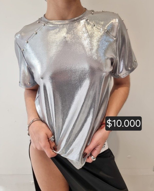 Producto - REMERA CON PERLAS PLATEADA