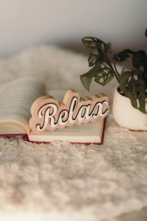 Producto - Palabra Relax con relieve