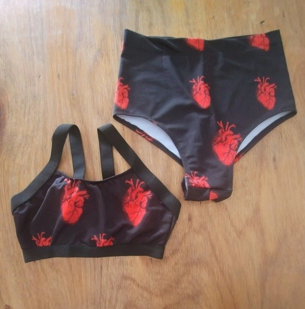Producto - Conjunto Corazones - Top urban + culotte tiro alto