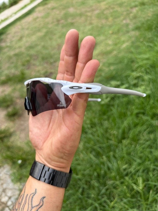 Producto - Radar blanco y griss , polarizado