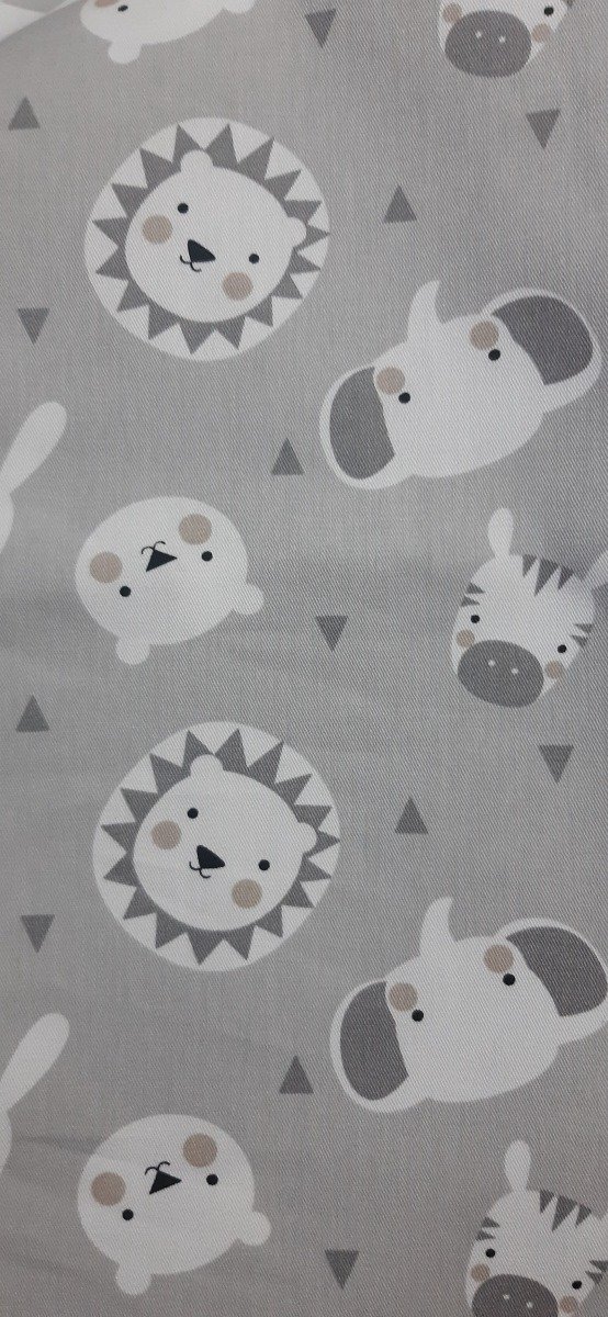Producto - Almohadón de viaje gris con caritas