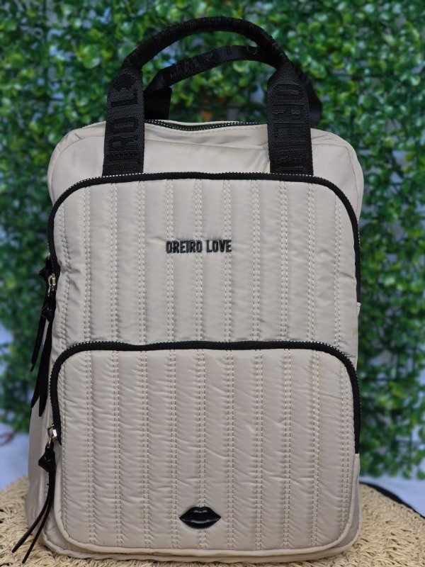 Producto - Mochila Mujer Oreiro Love Tela Puffer y Bolsillo Frontal