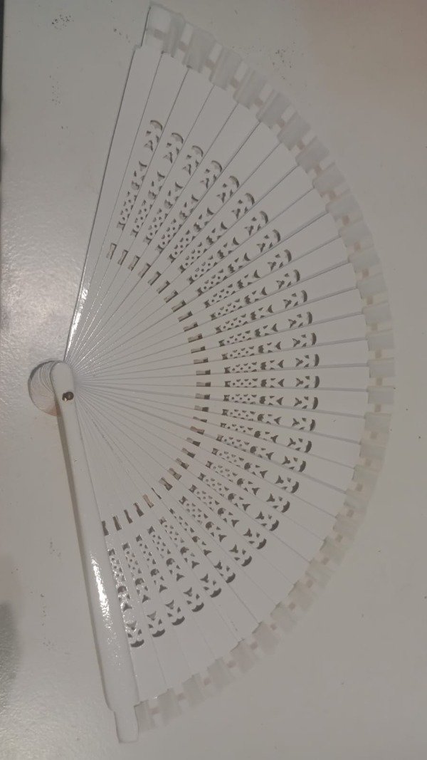 Producto - ABANICO ESPAÑOL CALADO LISO COLOR BLANCO