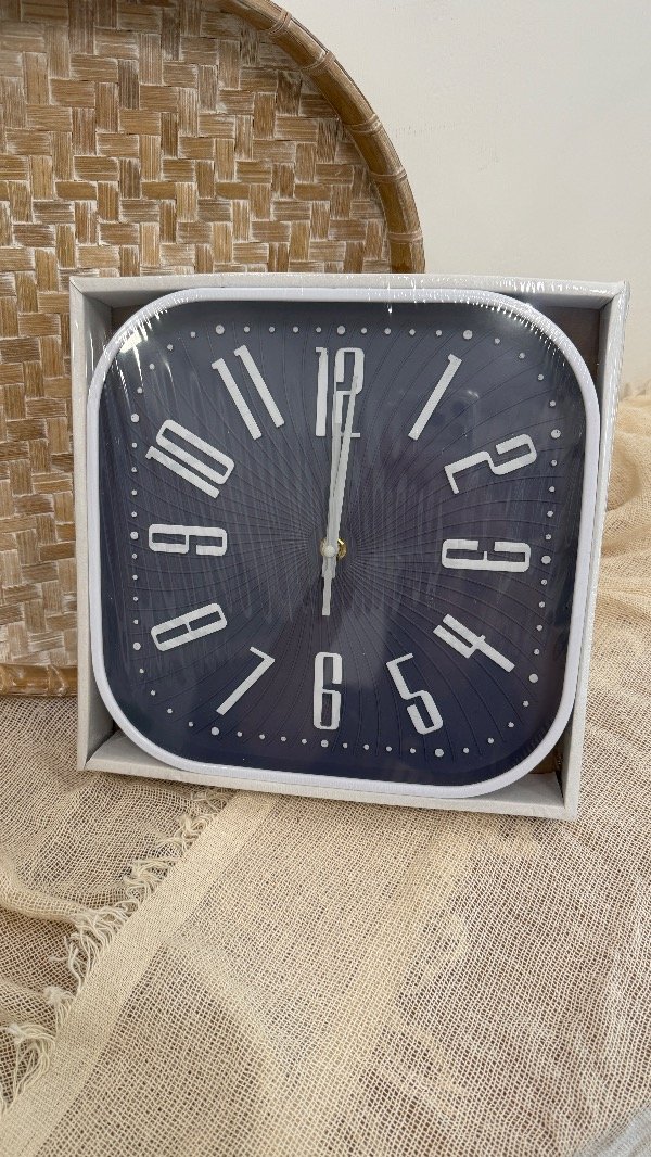 Producto - Reloj Cuadrado Gris