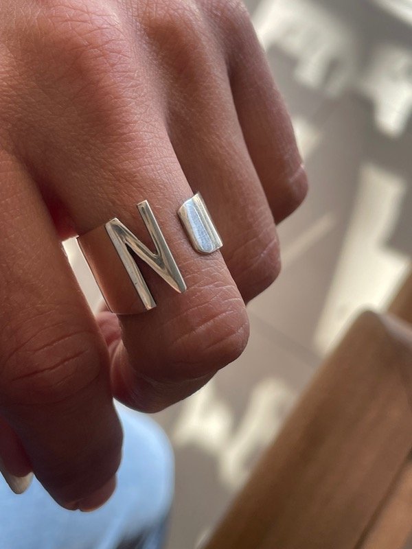 Producto - Anillo iniciales Nimia