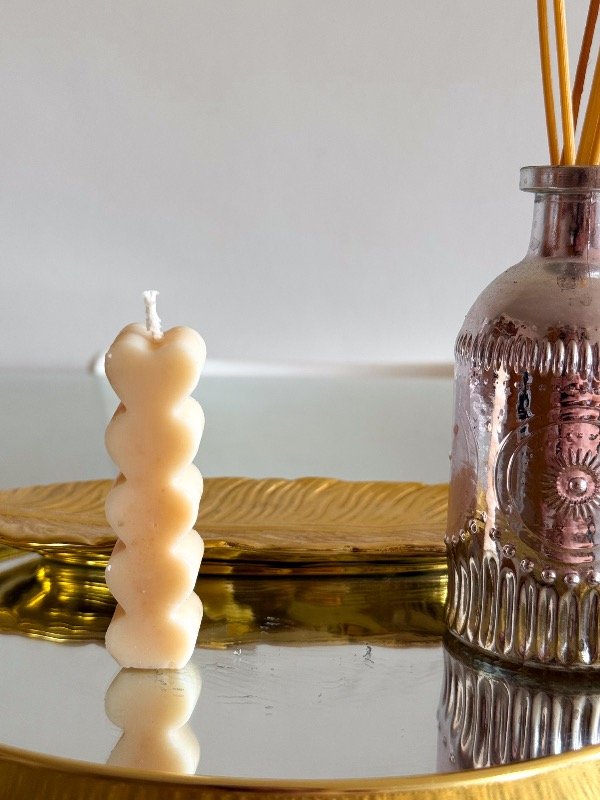 Producto - Vela torre corazones pequeña coco vainilla