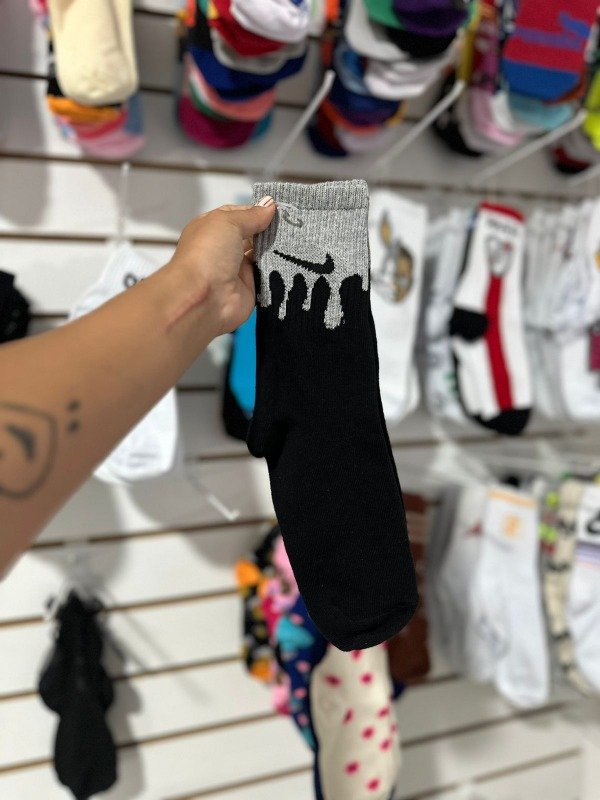 Producto - Nike gris-negro MD