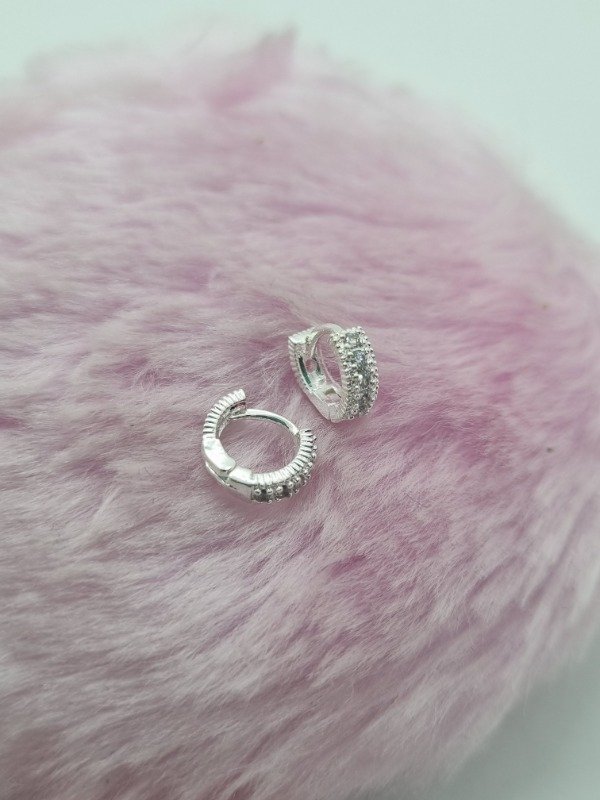 Producto - Aros acero blanco argollita strass text mini