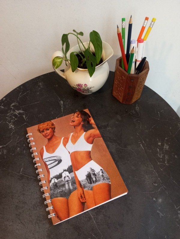 Producto - Cuaderno Mujeres  - liso