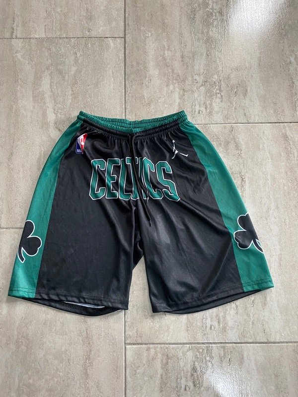 Producto - Short Celtics negro