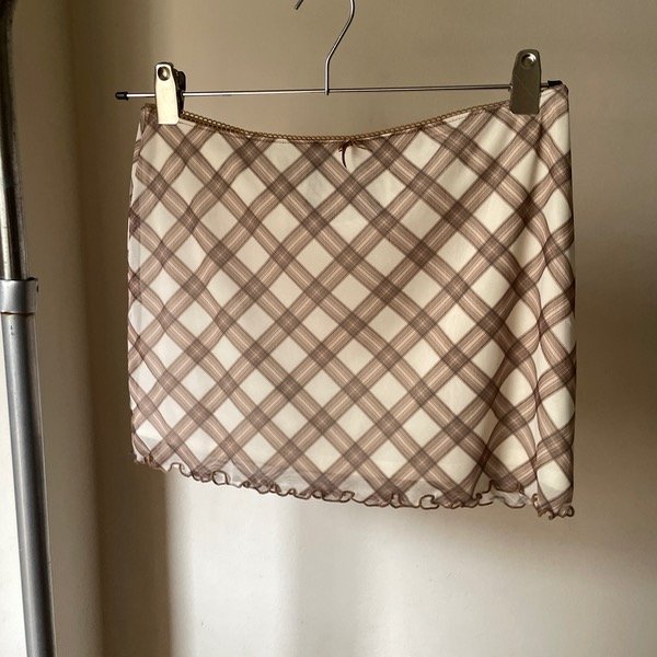 Producto - Pollera liviana y corta HyM