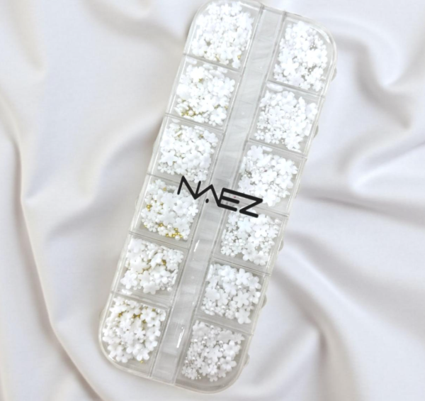 Producto - Deco Flores Blancas y Caviar Naez