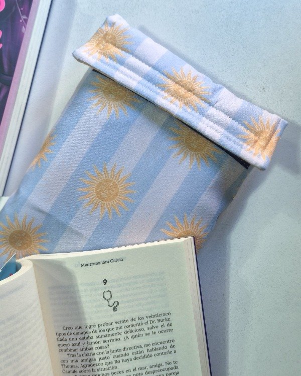 Producto - Funda para libros mediana Sol de Mayo IMPERMEABLE - 0