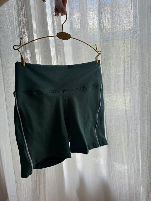 Producto - Calza Verde con Lineas Blancas