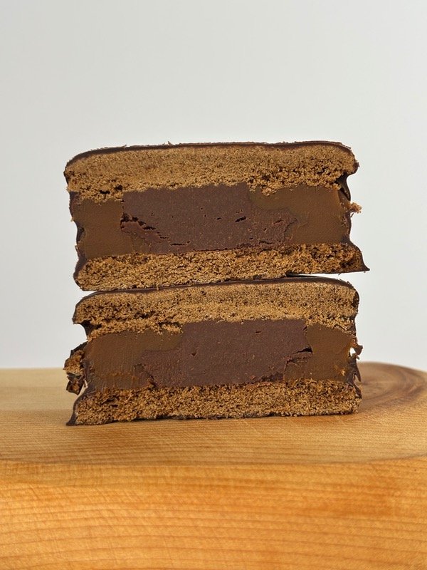 Producto - ALFAJOR CON CORAZÓN DE CREMA DE AVELLANAS