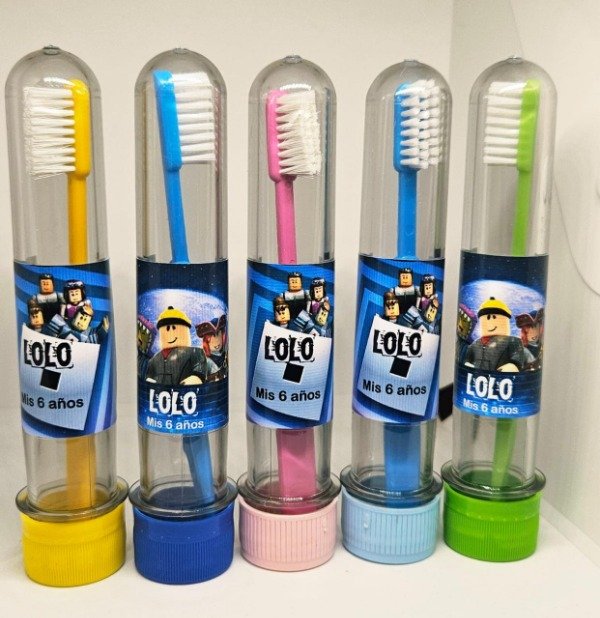 Producto - Cepillo de dientes en tubo - 12