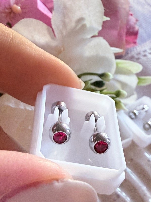 Producto - Abridor strass rojo(4mm)