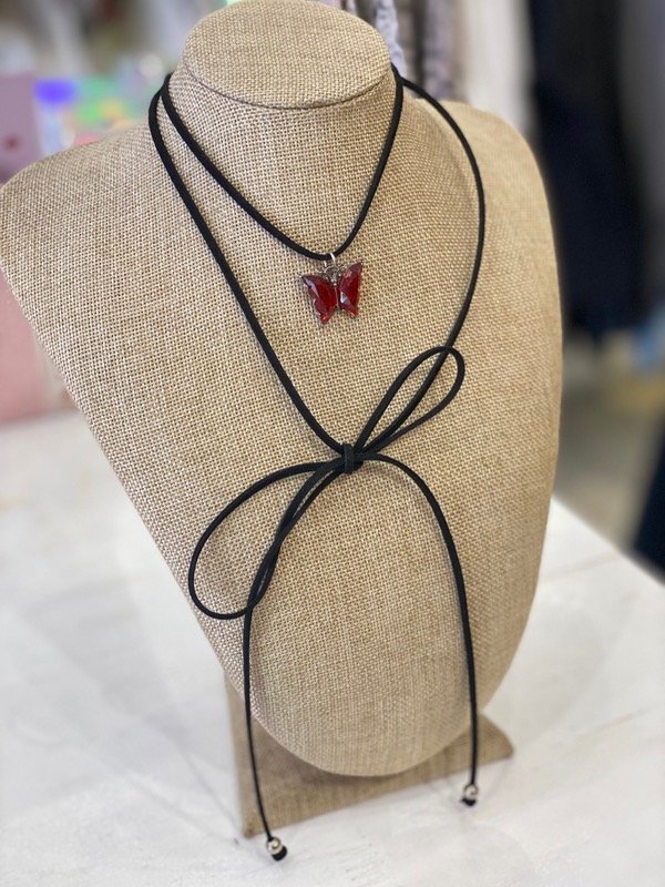 Producto - Choker Emi mariposa